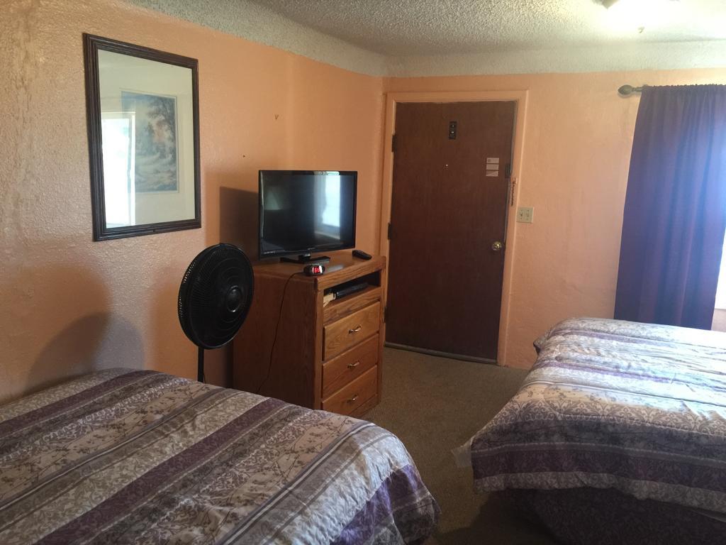 Budget Inn Motel Chemult Exterior photo